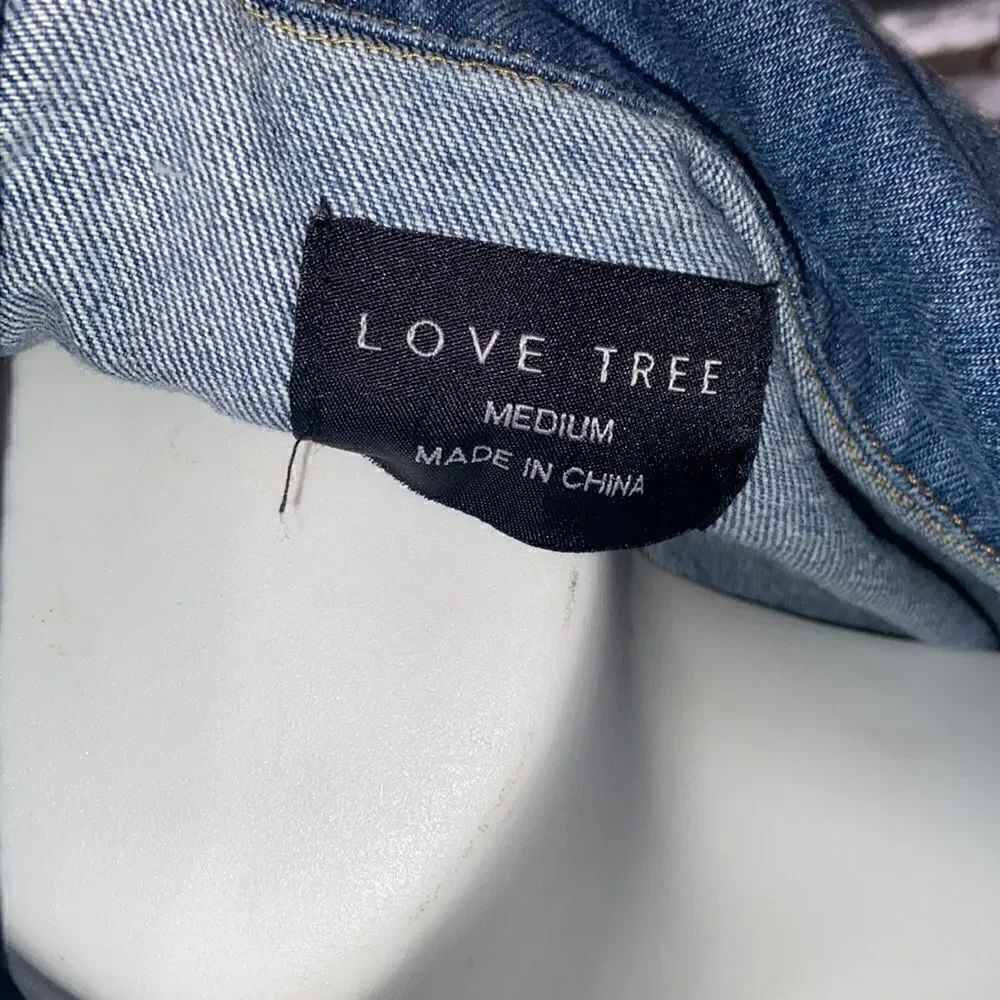 Love Tree Oversized Distressed Denim Blue Jean Jacket Medium - Picture 8 of 8